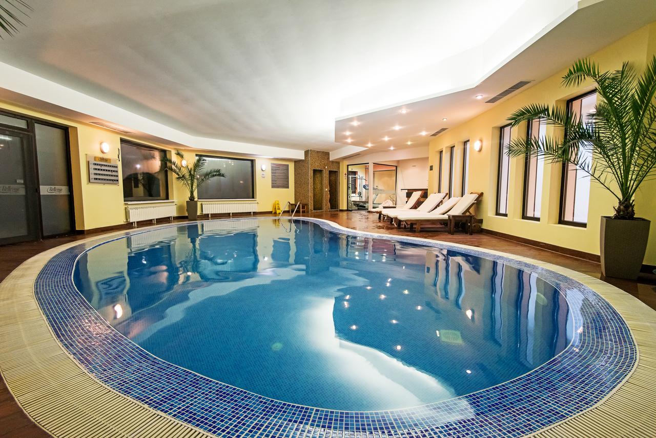 hotel-bellevue-pamprovo-pool